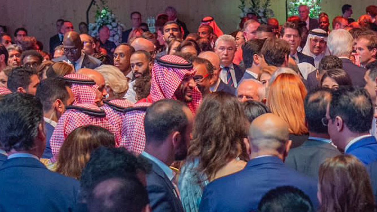 sultanalnefaie's tweet photo. المال وحده لا يصنع قوة:

فنزويلا أكبر دولة بالعالم في الاحتياطات النفطية
ليبيا أكبر دولة إفريقية في الاحتياطات النفطية
العراق أكبر رابع دولة بالعالم في الاحتياطيات النفطية 
إيران 3 عالميا بالغاز والاحتياطات النفطية
النرويج 3 عالميا كأغنى دولة في العالم

#ولي_العهد #محمد_بن_سلمان: https://t.co/R8RsWHkZbe