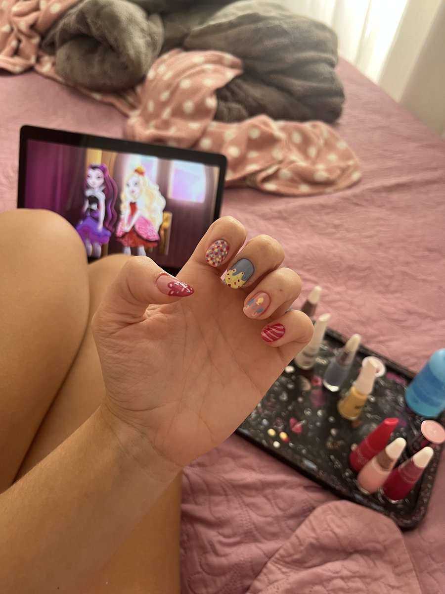 paulinha ʚïɞ tweet media