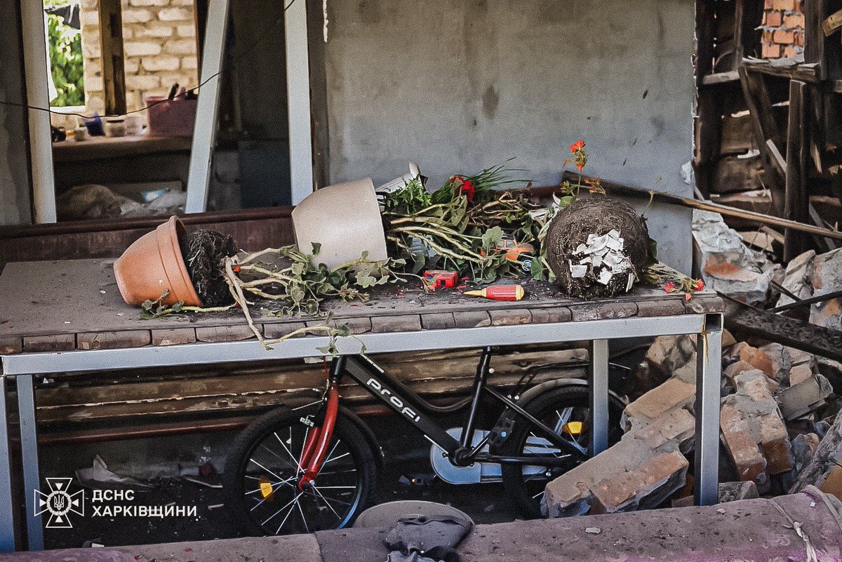 Mariana_Betsa's tweet photo. Russian attack on Kharkiv has killed a 15-year-old boy and injured 29 injured, including 3 children… pure terrorism #StopRussia #StandWithUkraine https://t.co/0WgnmEja8F