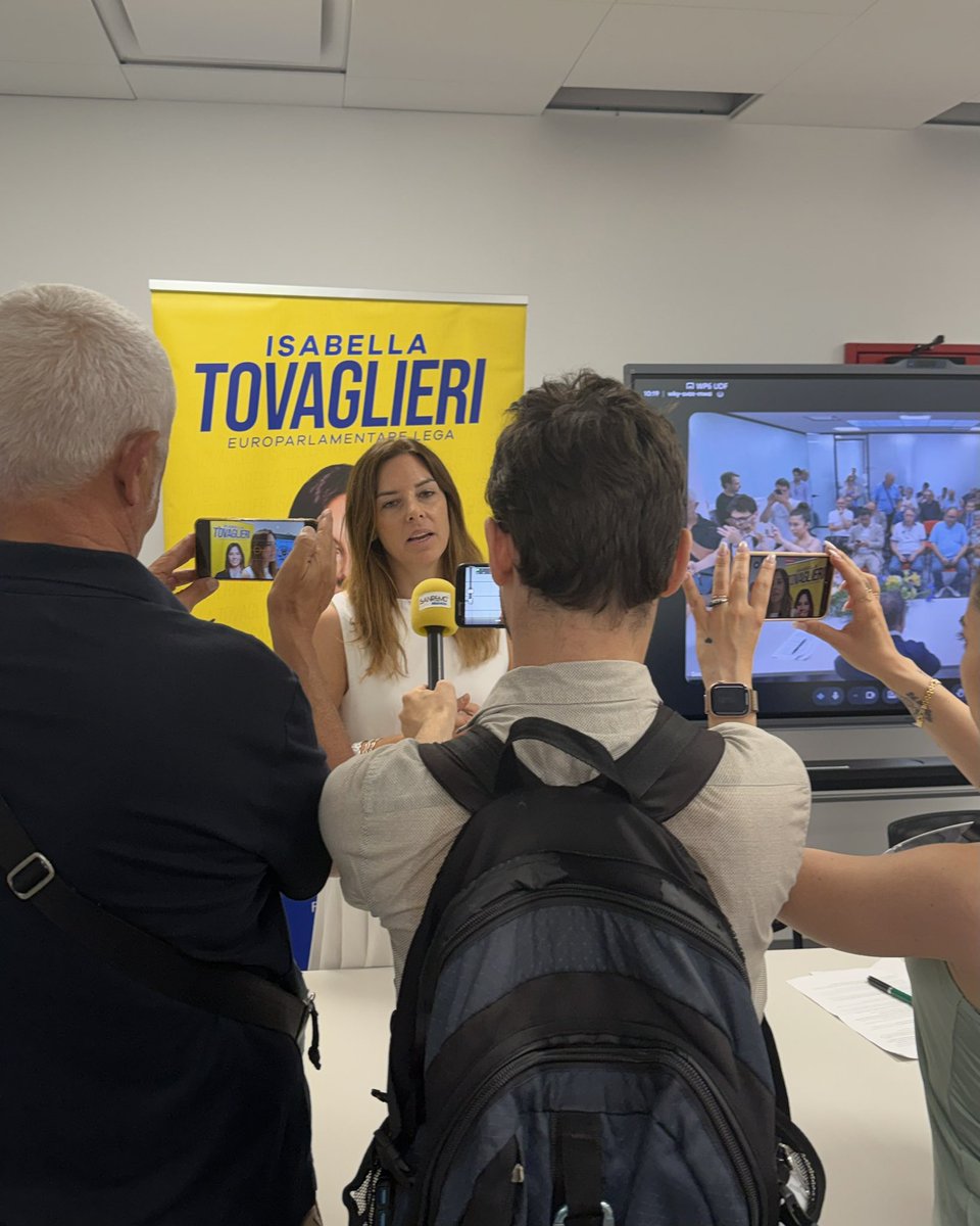 isatovaglieri's tweet photo. Sono stata a Sanremo, al Mercato dei Fiori, dove ho partecipato a una conferenza organizzata con il gruppo Patriots for Europe per parlare del rilancio della floricoltura e dell’impatto che le normative europee hanno su un settore strategico per il territorio, ma troppo spesso dimenticato da Bruxelles.

Grazie all’assessore regionale Alessandro Piana per la presenza e a tutti i cittadini, gli imprenditori e i lavoratori del comparto che hanno partecipato al confronto portando idee, proposte e testimonianze concrete.

Continuerò a portare in Europa la voce di chi ogni giorno produce ricchezza, lavoro e valore per il nostro territorio.