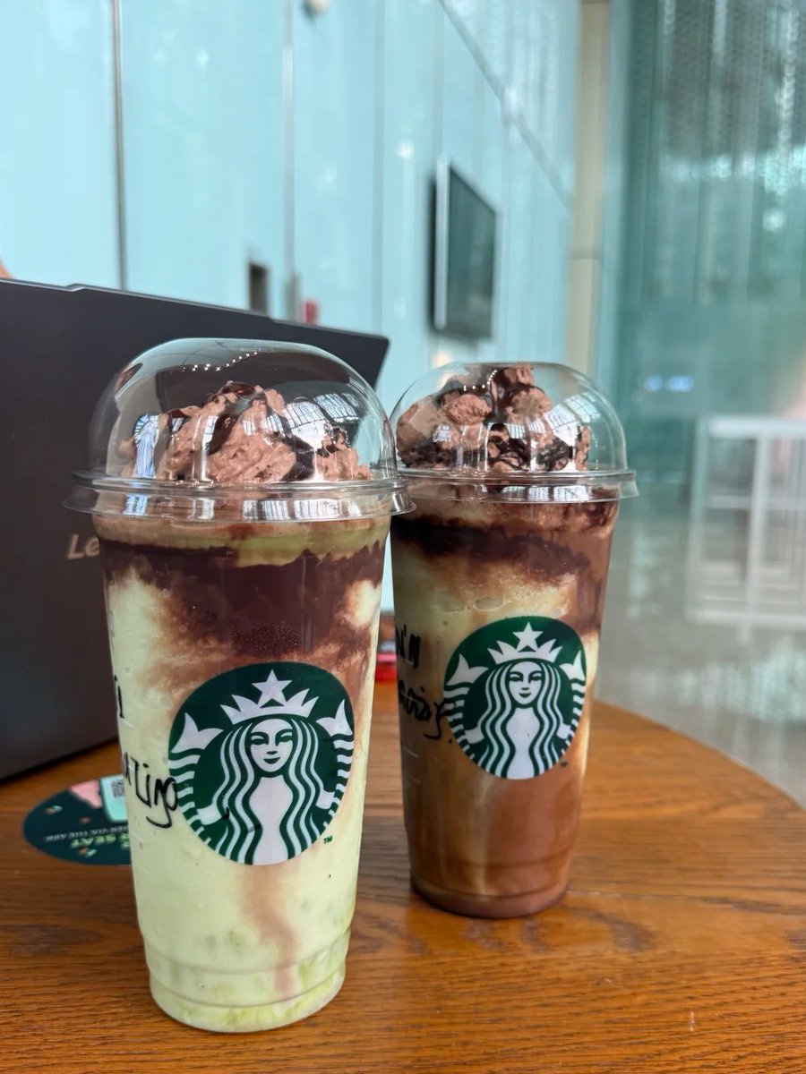 Njuehds's tweet photo. たまには甘いコーヒーで、自分に小さなご褒美を。 https://t.co/u2Q9CwYr7U