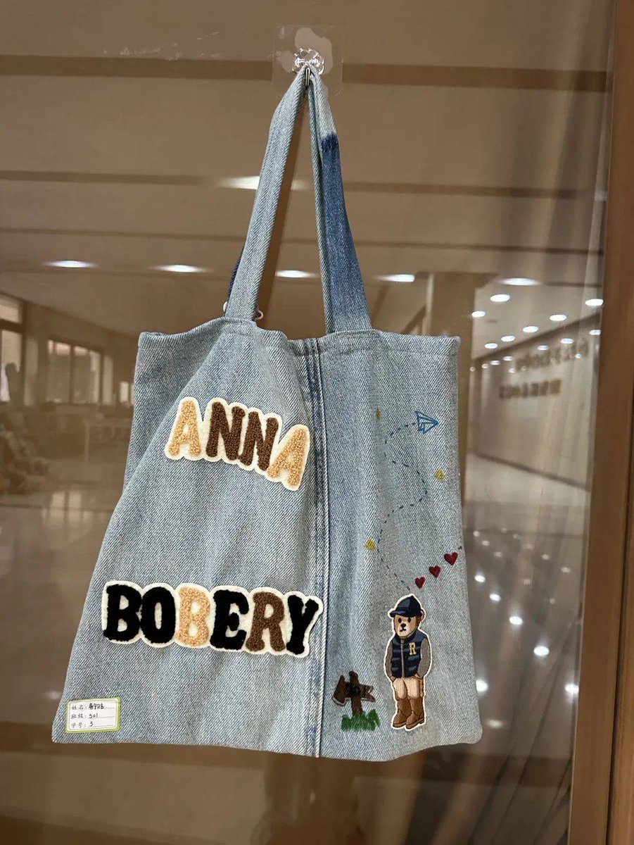 Rojhoberto's tweet photo. DIY old jeans into a stylish crossbody bag in 10 mins—no sewing machine needed! Upcycle style on a budget https://t.co/kycdM9GAII