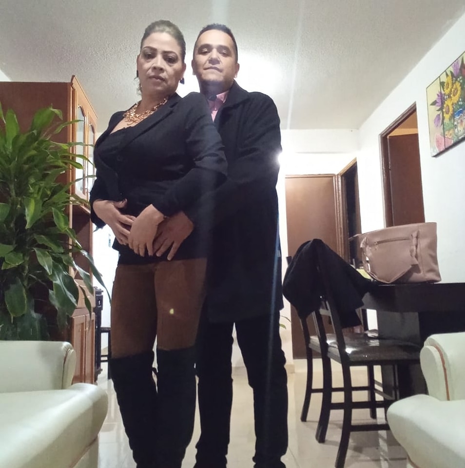 rendonsex1's tweet photo. Que hermosa las casadas, fotos con su marido bien decente pero bien tetonas conmigo https://t.co/tHJMuZYt5Q