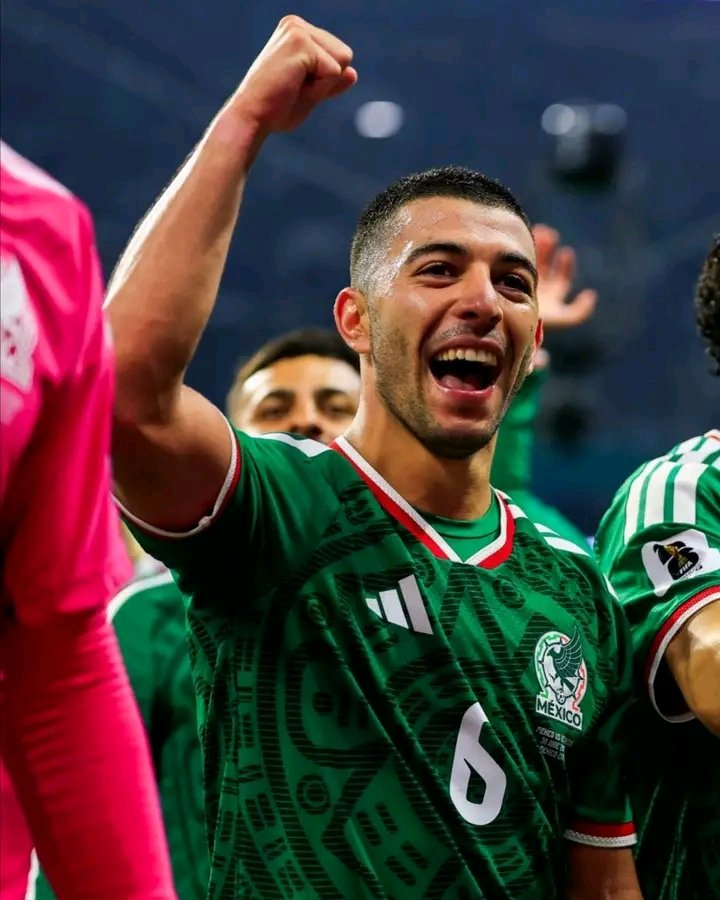 Lu12_2005's tweet photo. Erik Lira borro por completo al Mediocampista del Chelsea y ahora tiene la misión de borrar al Mediocampista del Real Madrid 

EL PITBULL LIRA TE ESPERA, BELLINGHAM ❤️‍🔥🇲🇽 https://t.co/innUT5X8zb