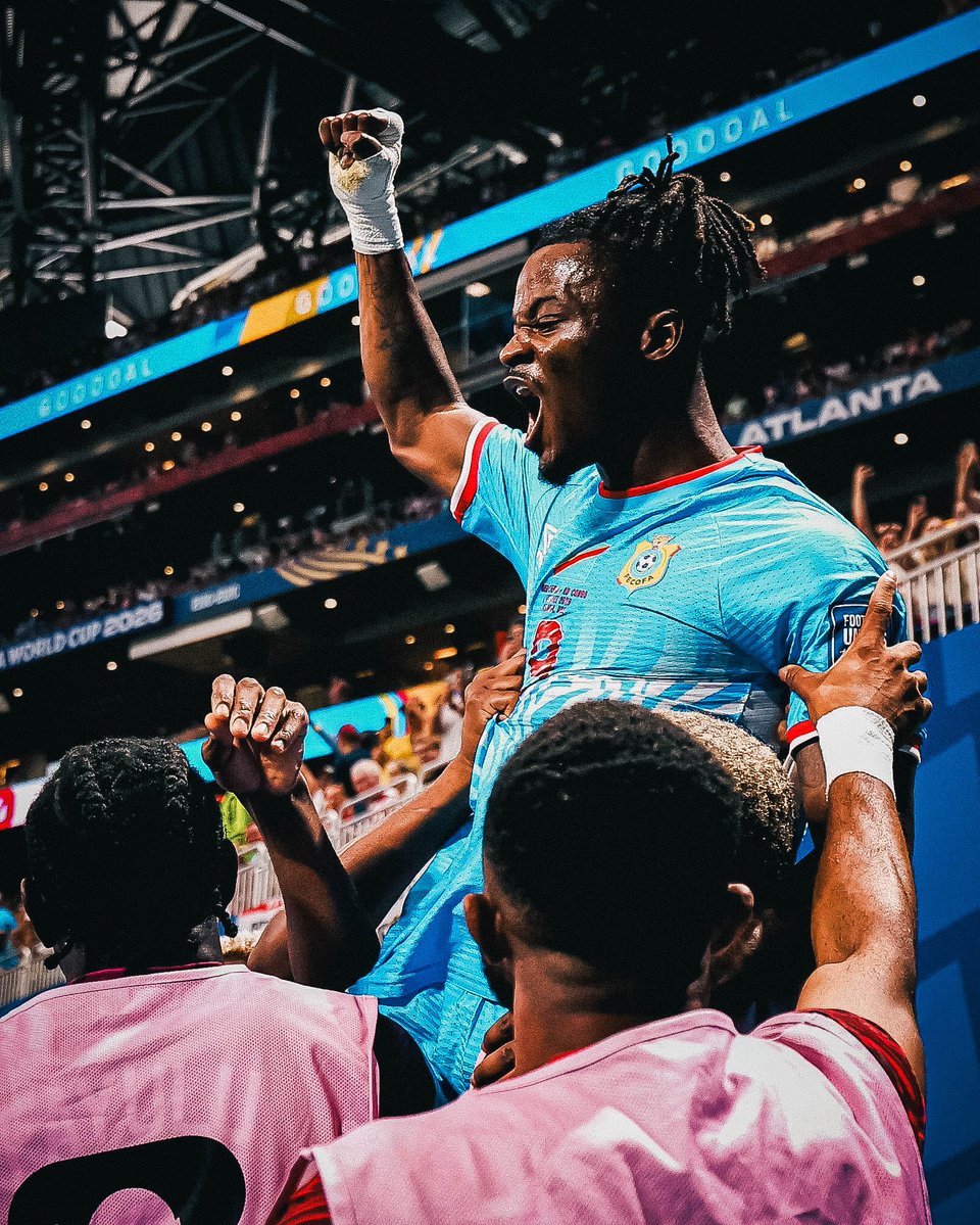 StreamFootRDC's tweet photo. 🚨𝐅𝐈𝐍 𝐃𝐔 𝐌𝐀𝐓𝐂𝐇 | Les Léopards s’arrêtent en seizièmes de finale après leur défaite 2️⃣-1️⃣ face à l’Angleterre

Auteurs d’une excellente entame de match avec une ouverture du score dès la 7e minute les Congolais ont longtemps résisté avant de voir Harry Kane inscrire un doublé en seconde période.

Malgré l’élimination, la RDC quitte la compétition après une campagne remarquable, marquée par des performances qui confirment sa progression sur la scène internationale

#FIFAWorldCup