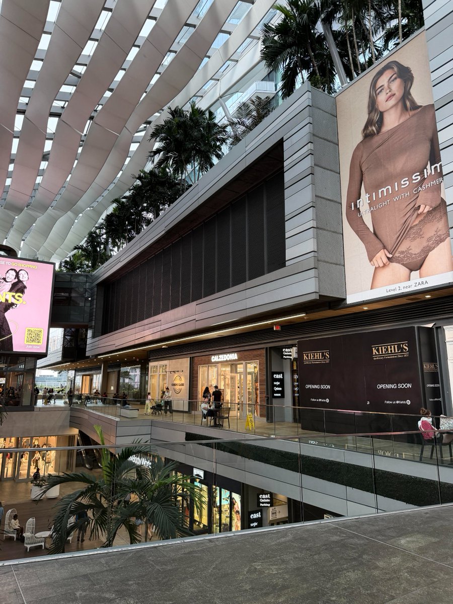 Marigoldilv's tweet photo. Retail therapy at Brickell City Centre. https://t.co/qZATpaXGGz