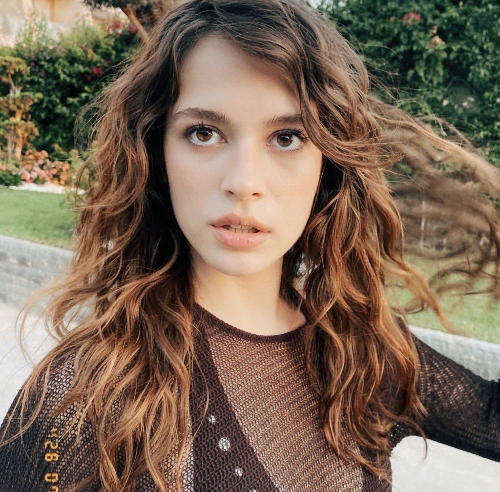 diloslly's tweet photo. YUUHHH KIZIM BUNE GÜZELLİKK ❤️‍🔥❤️‍🔥
#HelinElveren https://t.co/LGSoSRVIgJ