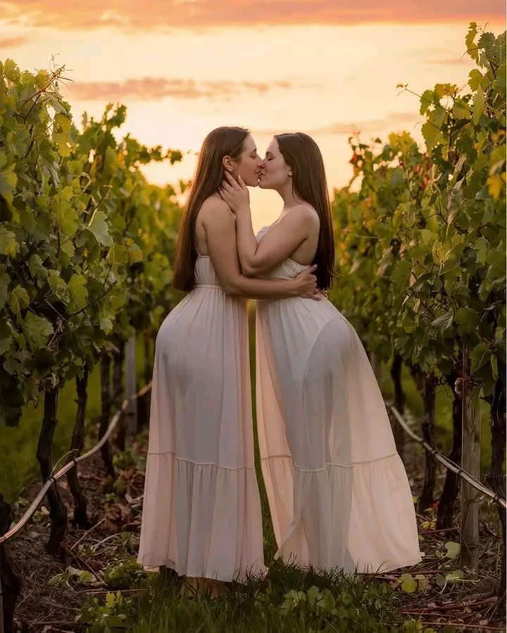 Therebel555's tweet photo. Who will be my lesbian partner?
#lesbian #couple https://t.co/HuFhD4OcOy