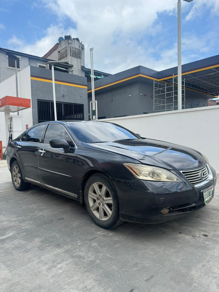 Rowneautos247's tweet photo. Sharp Deal‼️‼️
2008 Lexus Es350.
Toks Standard,Partly Firstbody Pan
Engine and Gear Perfect
2023 on Custom Duty
No single Naija paint
🏷️7.3M
📍Ebute Metta,Lagos https://t.co/BnVgG0XdWU