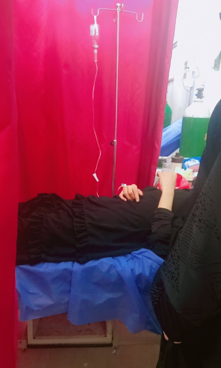AnnaSafa2999's tweet photo. @BuckGoe2403 Our situation in the tents is tragic. We're not asking for palaces, just medicine to stop this small army of insects, so we can at least have some skin left to cover our weary bones. We need $70 for the medicine, please💔🙏🏼🙏🏼. https://t.co/F0vxSefOAw