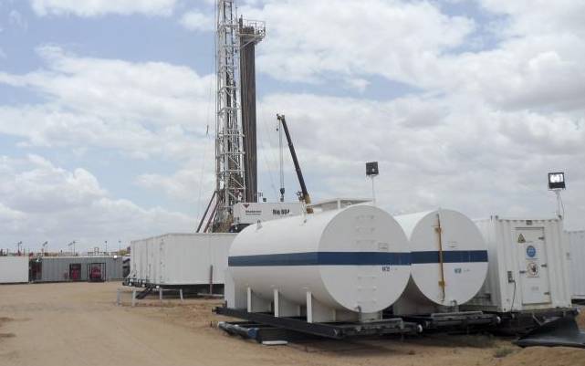 SirJohnKE's tweet photo. 🇰🇪 ¦¦🛢️ After more than 10 years the Turkana oil is finally on course to reach the export market. 

Crude oil from Turkana is expected to begin moving to Mombasa for export by December 2026.

After years of delays, pilot projects, and repeated "first oil" announcements since 2018, Kenya's long-awaited oil ambitions finally appear to be gaining real momentum.

The project is expected to create more than 3,000 jobs across the construction, development, and production phases, including direct, indirect, and induced employment opportunities.

The question many Kenyans are asking is Will these 3,000+ jobs primarily benefit Turkana residents, or will most of the opportunities go to people from other parts of the country?