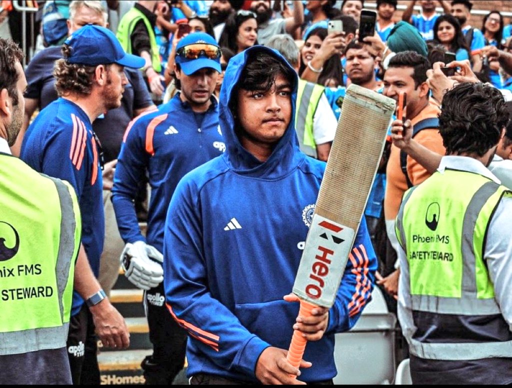 HeyBhasker's tweet photo. @CricCrazyJohns Aura......
Unreal, Unmatched and Unstoppable.
Vaibhav Suryavanshi 🔥🏏🇮🇳🔥🔥🔥🔥🇮🇳🏏🏏🏏
#INDvsENG https://t.co/ovSqSjR6oZ