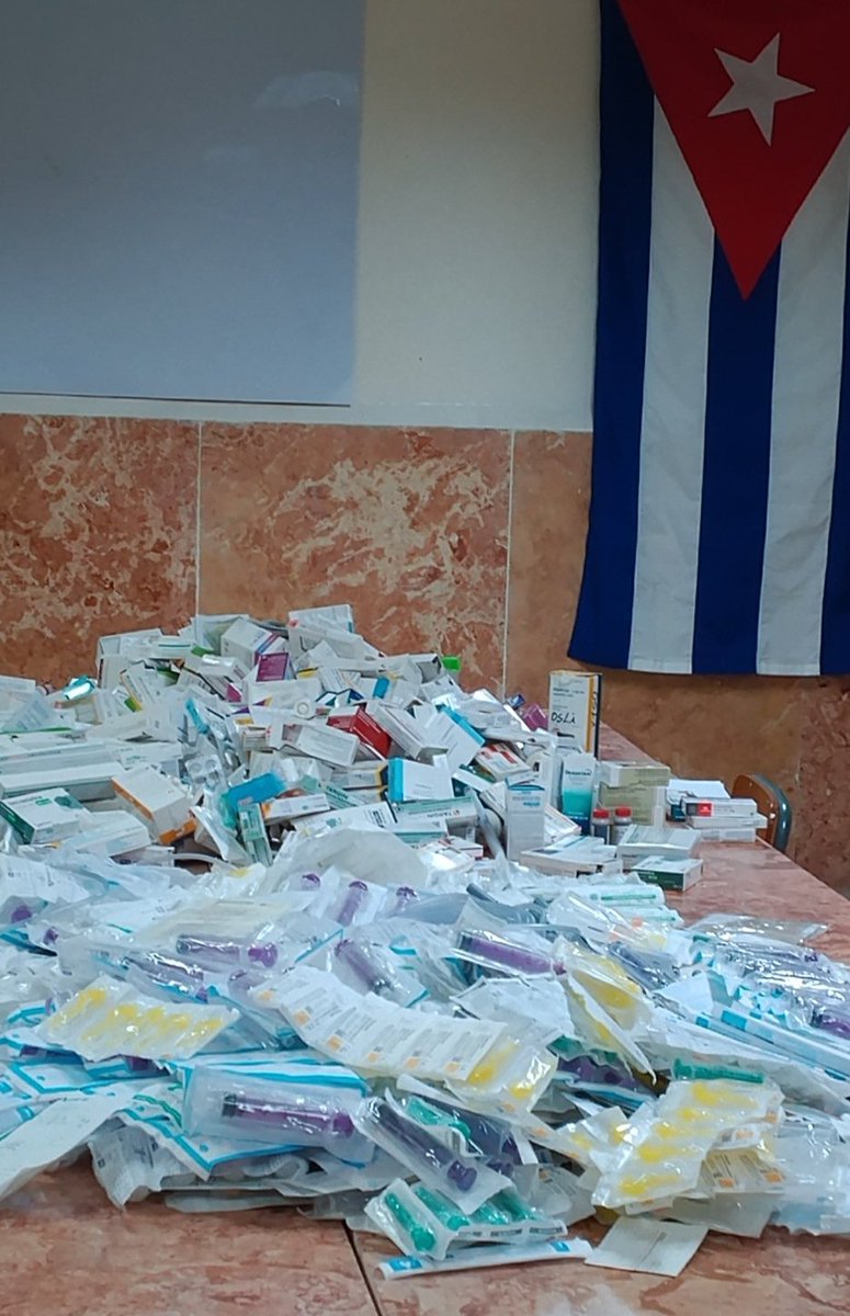 GHNordelo5's tweet photo. Nuevamente  los #CDRCuba y el proyecto "A Cuba hay que quererla" entregamos al Hospital Provincial de Las Tunas, un donativo de medicamentos, de la Red Canaria Cubana de Solidaridad,  y la Asoc. de Cubanos residentes en Canarias, Cubanacan.
#Cuba #CubaNoSeRinde #TumbaElBloqueo https://t.co/7Q9WaZkIFC