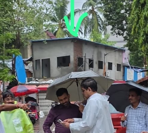 zoru75's tweet photo. Hello @mybmcwardKW 

Illegal construction in progress

KKG Marg, off Juhu Tara Road
At Ram Mandir

Kindly take necessary action https://t.co/6tS7rGajoh