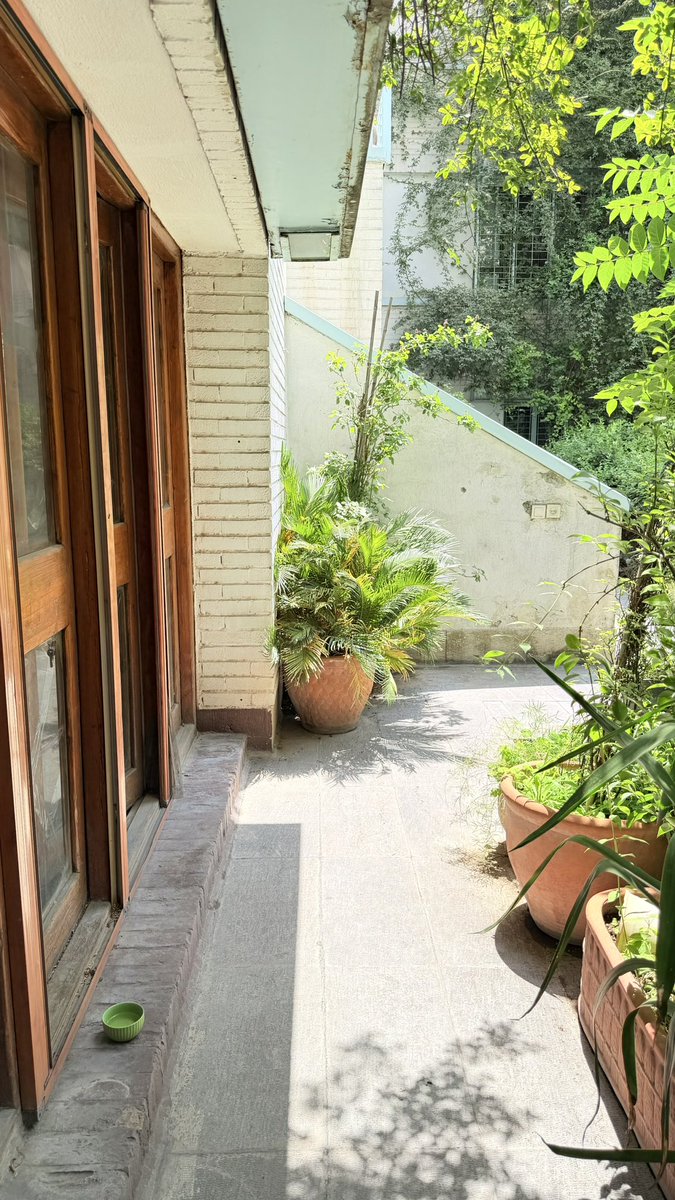 homestalks's tweet photo. آپارتمان ویلایی ۱۲۰ متری ۲ خواب با حیاط متعلق به دهه ی شصت «برای اجاره». اطلاعات بیشتر در دایرکت! https://t.co/ZSYNGp0TuY