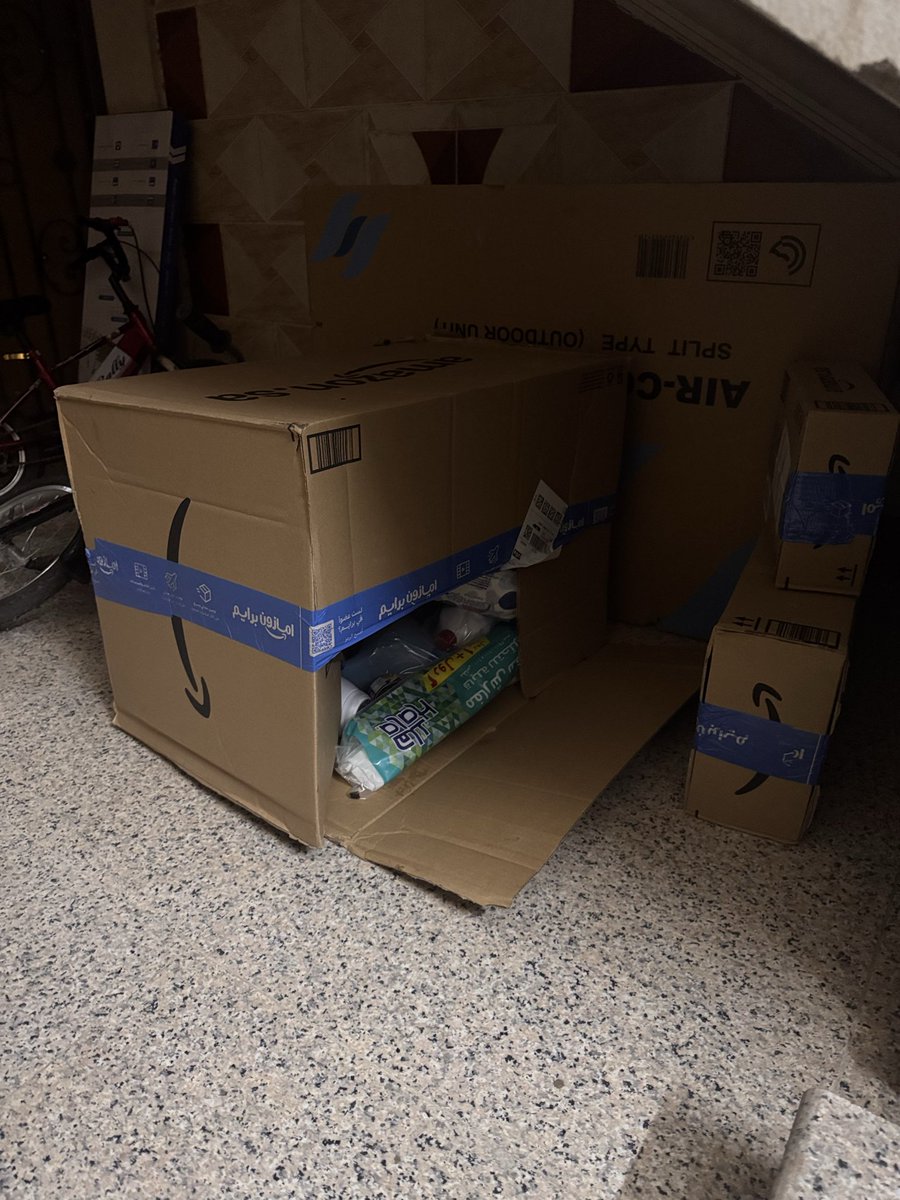 jafari07's tweet photo. @AmazonKSA هل هذا أسلوب توصيل 🚚؟
مشترك برايم وبهذه الطريقة تم توصيل شحنتي 
أتمنى ايجاد حل https://t.co/aZshXlXYi4