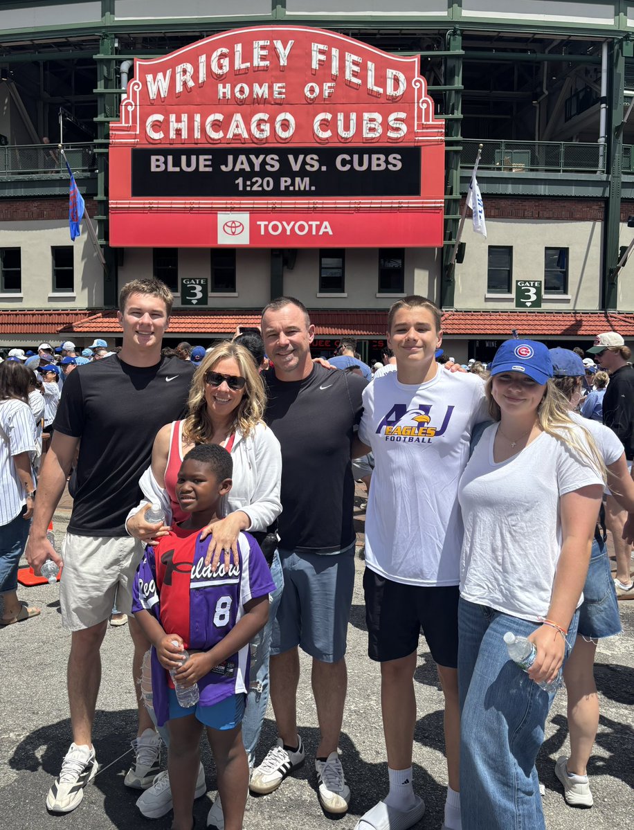 CoachBath's tweet photo. Happy 20th Anniversary to the most selfless, loving wife I could ask for! Blessed to do life with you! https://t.co/kFCcMTqLsG