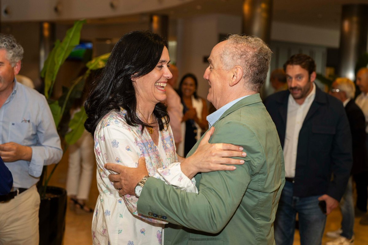 ppdegalicia's tweet photo. A provincia da Coruña merece máis, e imos traballar para conseguilo! 💪🏻

Coa forza das 42 alcaldías nas que gobernamos, seguimos ao carón dos veciños e veciñas para facer medrar un proxecto que chegue a aínda máis concellos en 2027. https://t.co/7rgGbBsgR7
