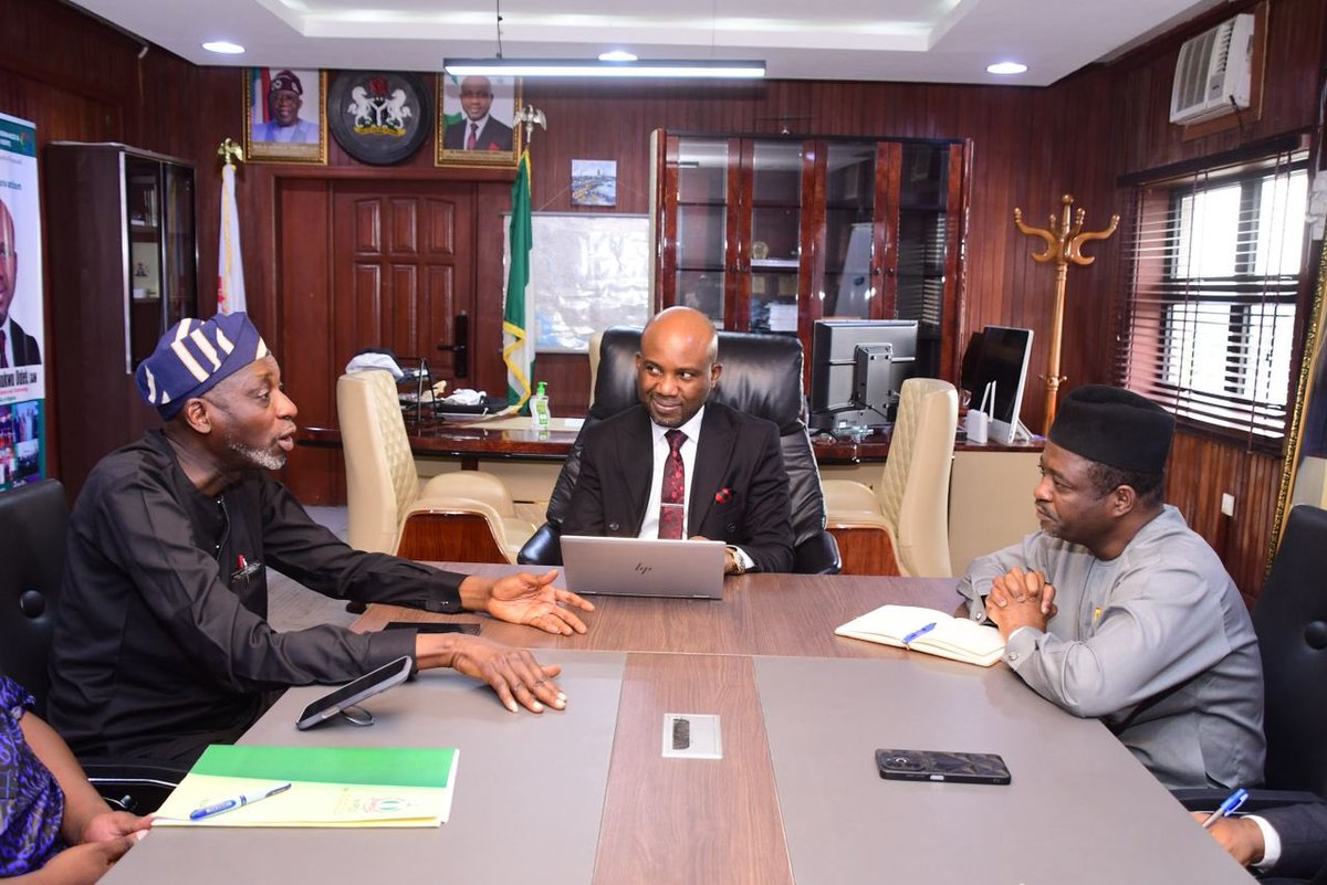 FmstNg's tweet photo. FMIST, NIPSS TO STRENGTHEN STRATEGIC PARTNERSHIP FOR SCIENCE, TECHNOLOGY AND INNOVATION-DRIVEN NATIONAL DEVELOPMENT

The Federal Ministry of Innovation, Science and Technology (FMIST) has reaffirmed its commitment to strengthening strategic partnerships with key national https://t.co/JnjnjurSpT