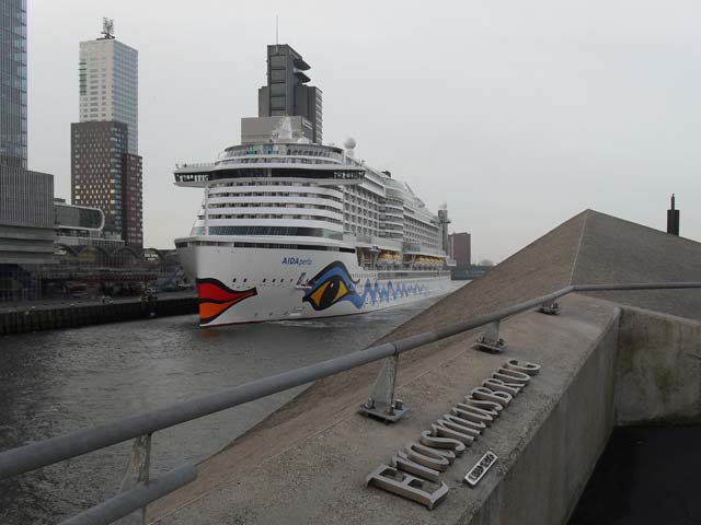 CruiseAgenda010's tweet photo. Donderdag 2 juli bezoekt van 08.00 uur tot 22.00 uur de AIDAperla van AIDA Cruises de Cruise Terminal Rotterdam
#AIDAperla @aida_presse https://t.co/ruchNM5kTV
Cruise Agenda Rotterdam https://t.co/ZGfk8vRsl7 https://t.co/hsviYjDx8r