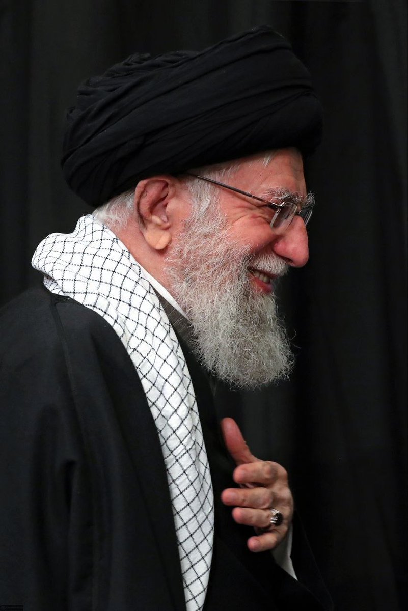 DEnqlab's tweet photo. عزیز شهیدم
حالا ما از شما میخوایم که دستت بازه
خودت کمک کن دست مارو بگیر و بلند کن
بخدا بدرقۀ تو سخت‌ترین حادثۀ زندگی ماست..
‌ #باید_برخاست⁩
#منادی_بعثت https://t.co/hVeb228EZ7