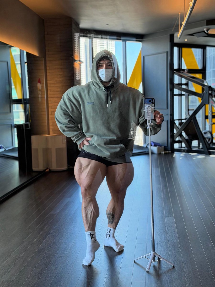AArnoldan's tweet photo. Leg day every day
#quadking #bodybuilder #quads #legday #malemodel #musclemonster #muscleworship #masculine #muscle #koreanbodybuilder https://t.co/3SgFVaRLvk