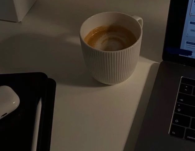 asiwomann's tweet photo. Her günün bir final sahnesi varsa, benimkinde mutlaka bir kahve vardır. ☕🎬 https://t.co/wTzbCQyGJW