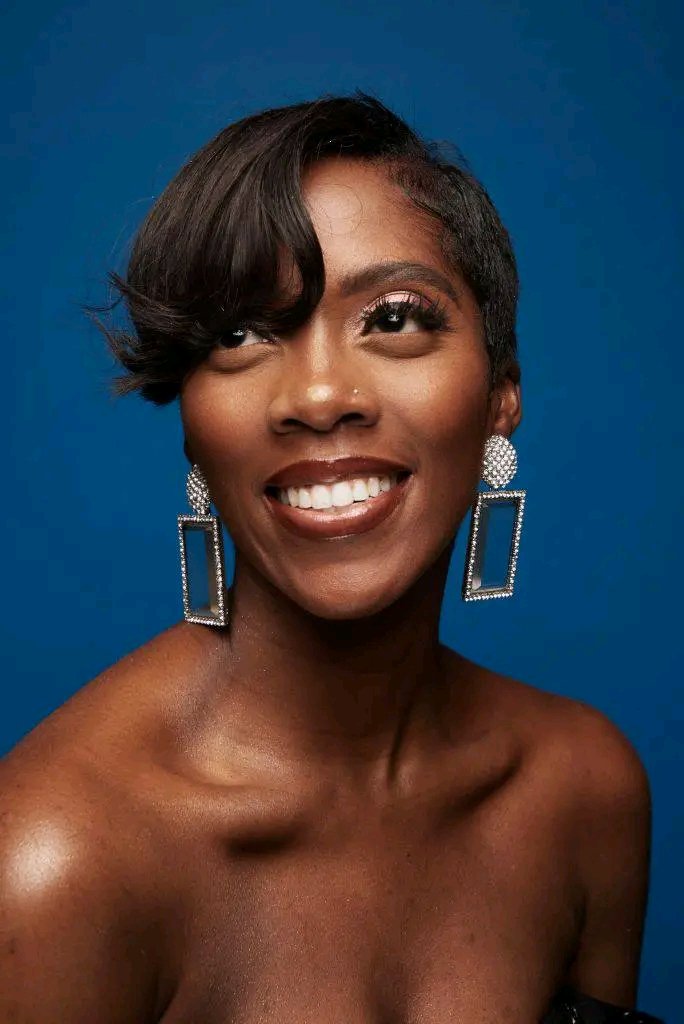 onlyone_success's tweet photo. Tiwa Savage is crying out because she's single and unmarried.

Nancy isime is crying out because she's single and unmarried.

Toto Dickeh is crying out because she's single and unmarried.

Cuppy is crying out because she's single and unmarried.

Toke makinwa is crying out because she's single and unmarried.

But one ekuké from ikorodu who was raised from a poor home thinks marriage isn't an achievement for women?

Well, I love how father time humbles them all.