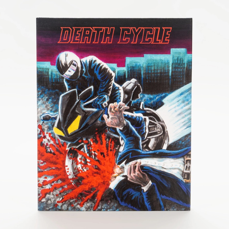 disc_connected's tweet photo. ***ANNOUNCEMENT***

Now available and shipping at the end of this month on Blu-ray in the US from the @VinegarSyndrome website from @ocndistro #PartnerLabel @DarkStarPics: #DeathCycle (2025)!

After the death of her sister, a woman is visited by a man looking to solve a series of murders by a motorcycle maniac. As their shared fear grows, the killer's rampage continues, leaving them both questioning who the real monster is.

directed by: Gabriel Carrer
starring: Kristen Kaster, Sasha Ormond, Matthew Ninaber, Justin Bott, Matt Daciw, James Fler, Wes Hill
2025 / 80 min / 2.39:1 / English DTS-HD MA 5.1

Additional info:

Region A Blu-ray
Director's Commentary
Behind-The-Scenes Featurette with Cast & Crew Interviews
Grease, Guts & Gore: Making of the FX
Script To Screen
Trailer
English SDH subtitles

https://t.co/Ttr1voDmKK

#BluRay #PhysicalMedia #BluRays #BoutiqueBluRay #CultMovies #DiscConnected #VinegarSyndrome #OCNDistribution #DarkStar #DarkStarPictures