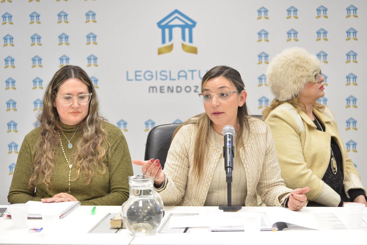 LegislaturaMdz's tweet photo. Ambiente dio despacho al proyecto de denuncias ambientales georreferenciadas
La iniciativa crea una plataforma digital oficial para que la ciudadanía pueda aportar imágenes y videos georreferenciados de presuntas infracciones ambientales. https://t.co/EhrOnxO9ys