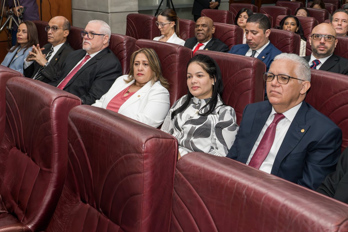 PoderJudicialRD's tweet photo. La jueza de la Suprema Corte de Justicia, Nancy Salcedo Fernández, manifestó su preocupación por el incremento de los feminicidios y los casos de violencia de género, y reafirmó el compromiso de la justicia de ofrecer respuestas efectivas a las víctimas dentro del marco del Estado de derecho y las garantías constitucionales.

Durante su participación en el panel "La Paridad de Género en las Altas Cortes: Retos e impacto sustantivo en la administración de Justicia", realizado en el contexto del Primer Encuentro Regional de Magistradas de Altas Cortes de Latinoamérica y el Caribe, la magistrada afirmó que la perspectiva de género es una herramienta esencial para identificar y corregir desigualdades históricas y estereotipos que afectan el acceso a la justicia de las mujeres. Asimismo, enfatizó que su aplicación debe realizarse con apego a los principios de objetividad, imparcialidad y debido proceso.

Además, resaltó que el Poder Judicial ha integrado la igualdad de género de manera transversal en áreas como planificación institucional, presupuesto, formación, gestión del talento humano, producción estadística, comunicación y prestación de servicios judiciales.

Conoce más detalles accediendo al enlace https://t.co/c6fv44eaMG

#IgualdadDeGénero #PoderJudicialRD