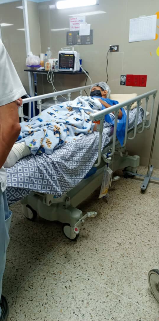 zambranojose's tweet photo. Andres Mieles está mejor.
Me informa la Tía que ya le regalaron la Barajita de @Cristiano 👍 y la de Messi también ha recibido donativos. Gracias a todos.
La Tía solicita para Andrés la prótesis de su pierna derecha.
Hagamos una campaña de donación para ayudarla. ¿Quien me ayuda? https://t.co/vp38NtrDDW