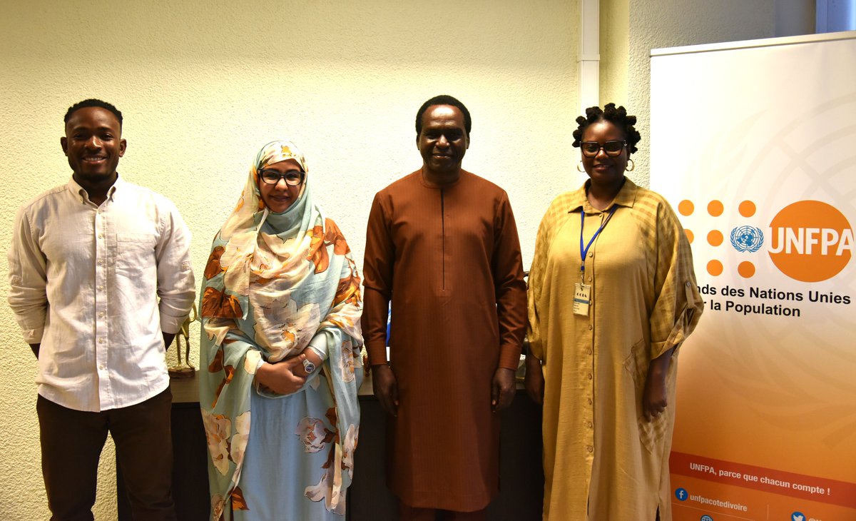 UnfpaCI's tweet photo. Le Représentant M. @kabore8saidou a reçu une délégation de @UNFPAWCARO, SCMU &amp; NTT DATA à l'occasion du lancement des tests pilotes de l'outil #SCAS.
🎯: renforcer la chaîne d'approvisionnement des produits de🩺reproductive par des solutions innovantes &amp; fondées sur les données. https://t.co/8dDC3WCnJU