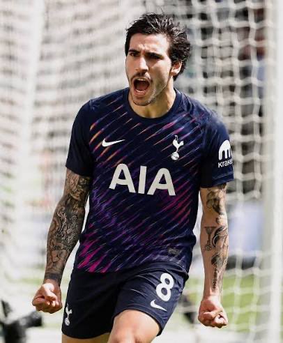 SpursScout's tweet photo. 🚨 As reported 30 minutes ago, the rocket launched. Now, the crew has landed. ✅

Sandro Tonali will become a Tottenham player, confirmed. ⚪

Broke the story earlier today—happy about that! More to follow.

#tottenham #spurs #tonali https://t.co/TA87EvP0Nw