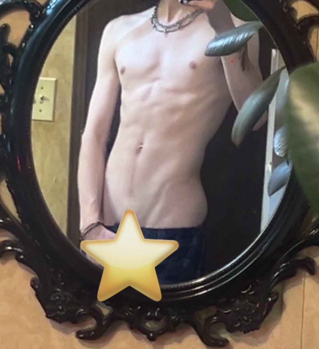 Silver7e's tweet photo. Yall I need mutuals #NSFW #emoboy #bi https://t.co/CTffNIjREw