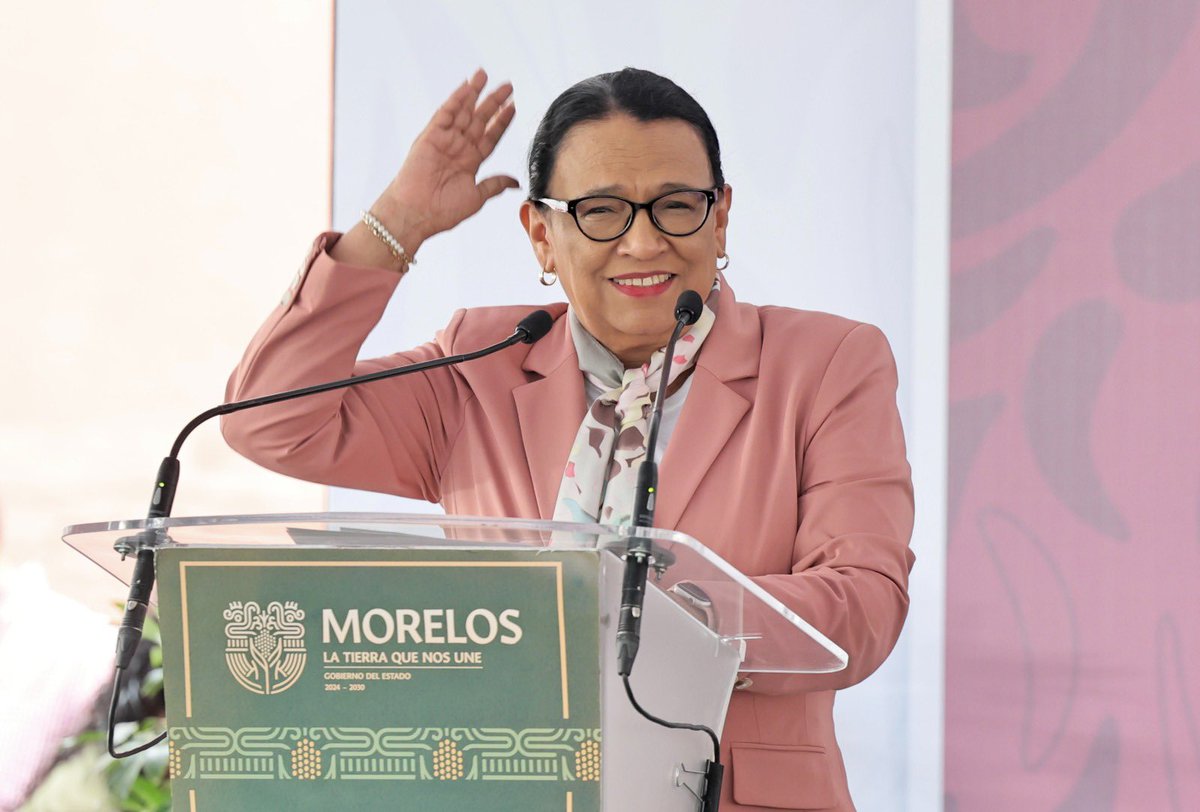 rosaicela_'s tweet photo. Junto con la gobernadora de #Morelos, @margarita_gs, inauguramos la #FeriaDePaz en #Cuernavaca, para acercar a la población trámites, servicios y programas, con los que garantizamos derechos. Atender las causas que generan la violencia es la forma más eficaz de pacificar el país. 🇲🇽 @Claudiashein @RocioBarcenaM
