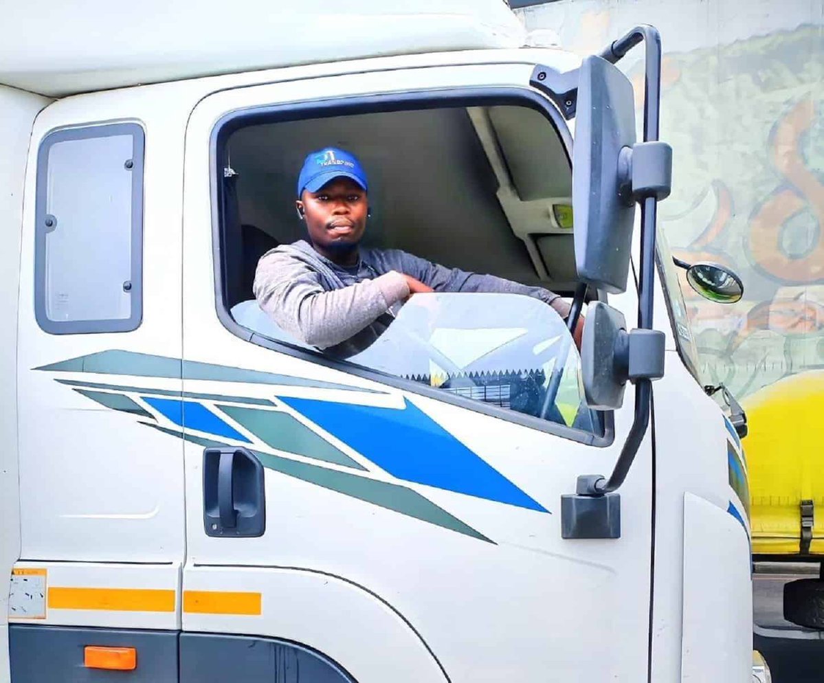 _Tee__G's tweet photo. “Hi, I have never been this happy. My brother was unemployed for eight years. Today he received a call to come and sign his employment contract as a truck delivery driver.”

We are winning 🇿🇦 https://t.co/hOrRIghdZ3