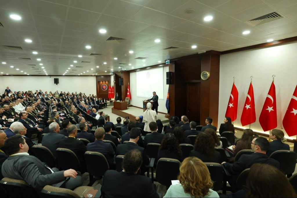kubrayigitbasi's tweet photo. İçişleri Bakanımız Sayın Mustafa Çiftçi’nin, Millî Güvenlik Konferansları kapsamında gerçekleştirdiği “Huzurun Yüzyılı” Hedefi Doğrultusunda Ülkemizin Organize Suç Örgütleriyle Mücadele Stratejisi konulu konferansa katıldık.

Konferansta; organize suç örgütleriyle mücadele stratejimiz, yürütülen operasyonlar ve uluslararası iş birliklerine yer verildi.

Milletimizin huzur ve güvenliği için suçun her türüyle mücadelemizi kararlılıkla sürdüreceğiz. 🇹🇷

#HuzurunYüzyılı