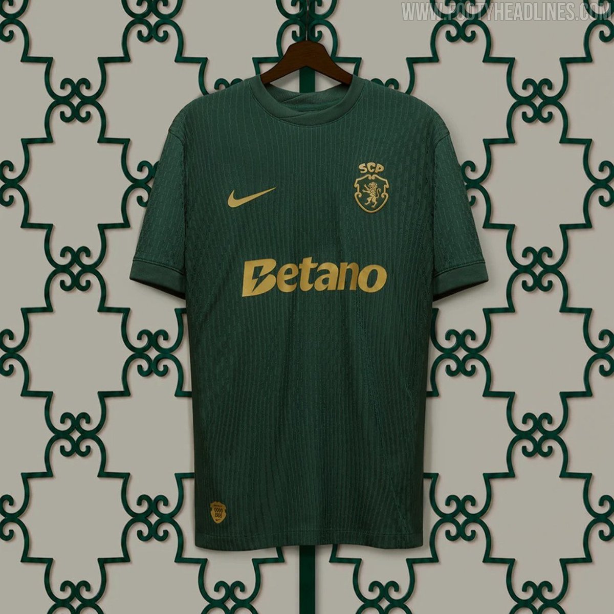 Footy_Headlines's tweet photo. 😍 OFFICIAL: Sporting 120th Anniversary Kit https://t.co/ZsBYmI3mfd