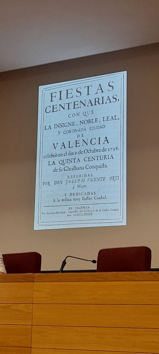 ConcepcioFerrer's tweet photo. Coses boniques que es fan de vegades a València i no ixen a les notícies. Classe d'història valenciana amb l'excusa d'un concert de musica barroca. O al revés 🤔. La celebració de la conquesta de València en 1738. @vicentbaydal @musicatrobada #talentvalencià #AnyJaumeI https://t.co/e1UCymvgIB