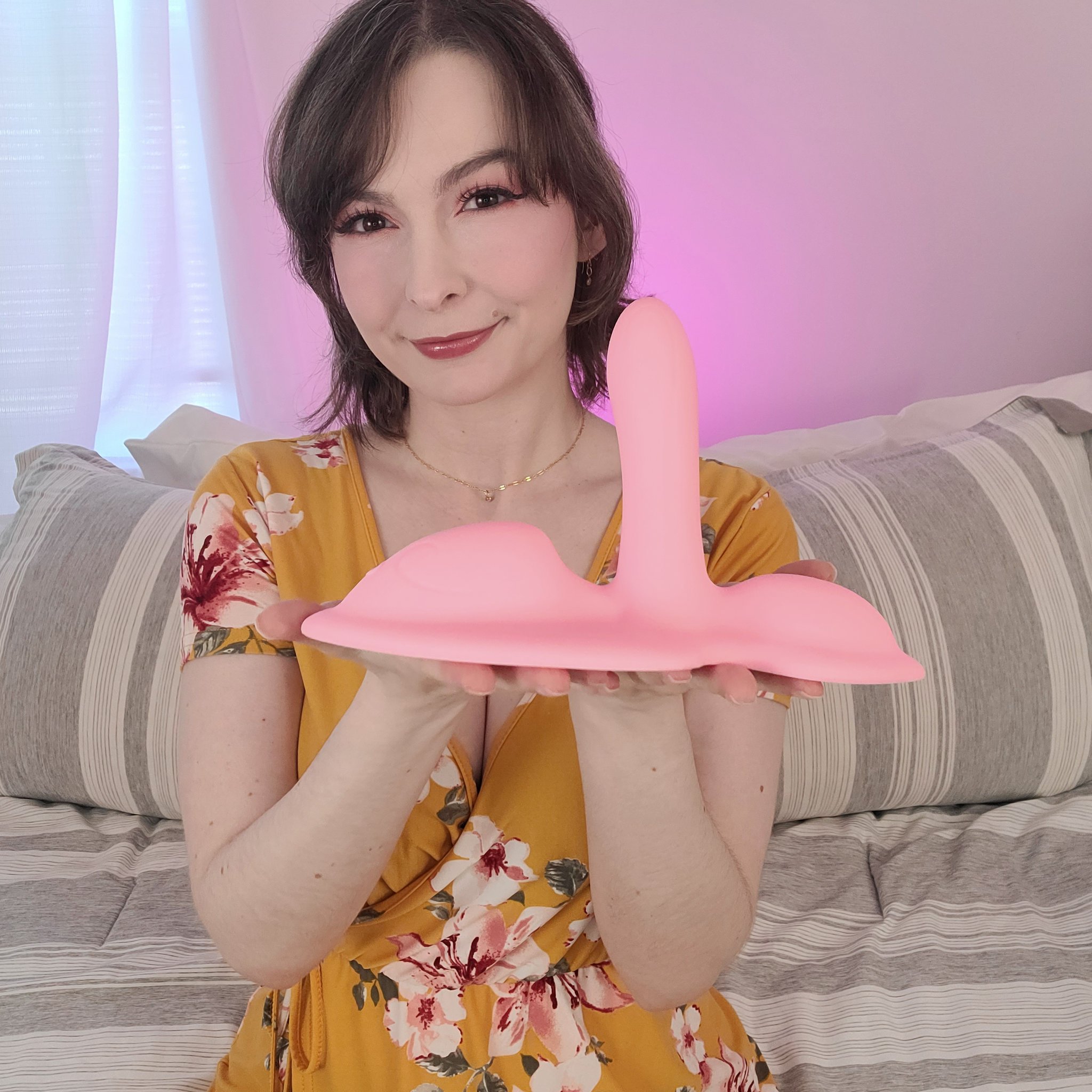 Check out my new review of the @funzze Ride-on Grind & Humping Vibrator! Pornhub: https://t.co/9jSwQRdcyS Get yours here: https://t.co/n80zjaqFWc #AD https://t.co/qNBEZcIKxh