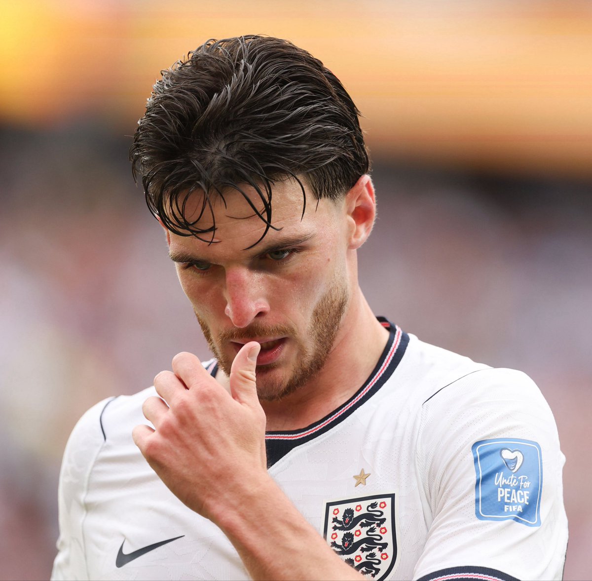 Angel_LJ5's tweet photo. Este domingo ese puto inglés sobrevalorado, Declan Rice, va a aprender lo q es ser futbolista de verdad. Erik Lira le va a enseñar niveles. https://t.co/hIR9RX3T6L