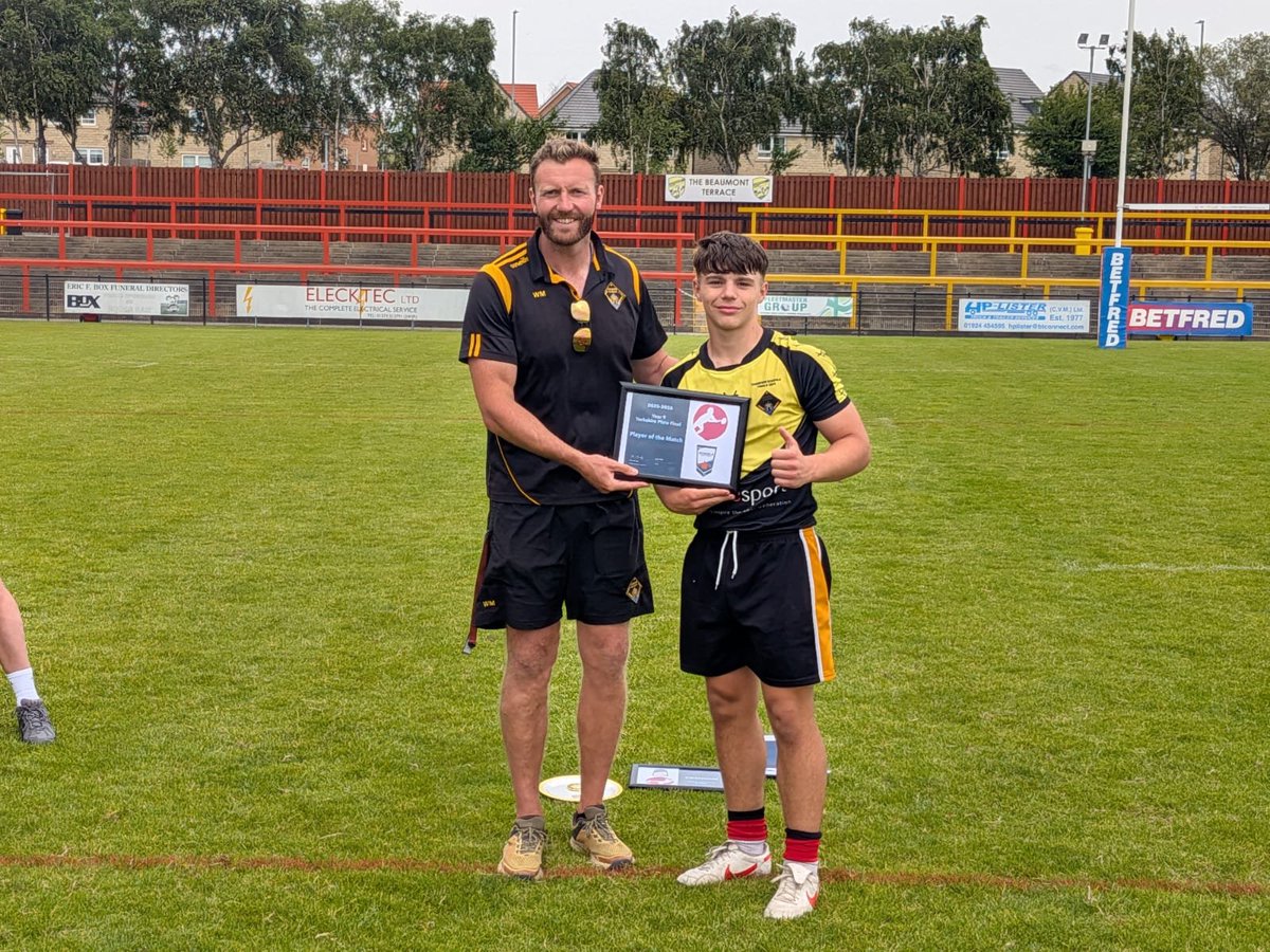 CastlefordPE's tweet photo. Congratulations to our Year 9 boys—Yorkshire Cup Plate Final winners! 🏆 A hard-fought victory built on outstanding effort &amp; determination. 👏👌👍
​⭐ POTM: Roby M.
🙏 Thank you to @DewsburyRams for hosting a fantastic final!
​#GrassrootsRugby https://t.co/tdsGFMduap