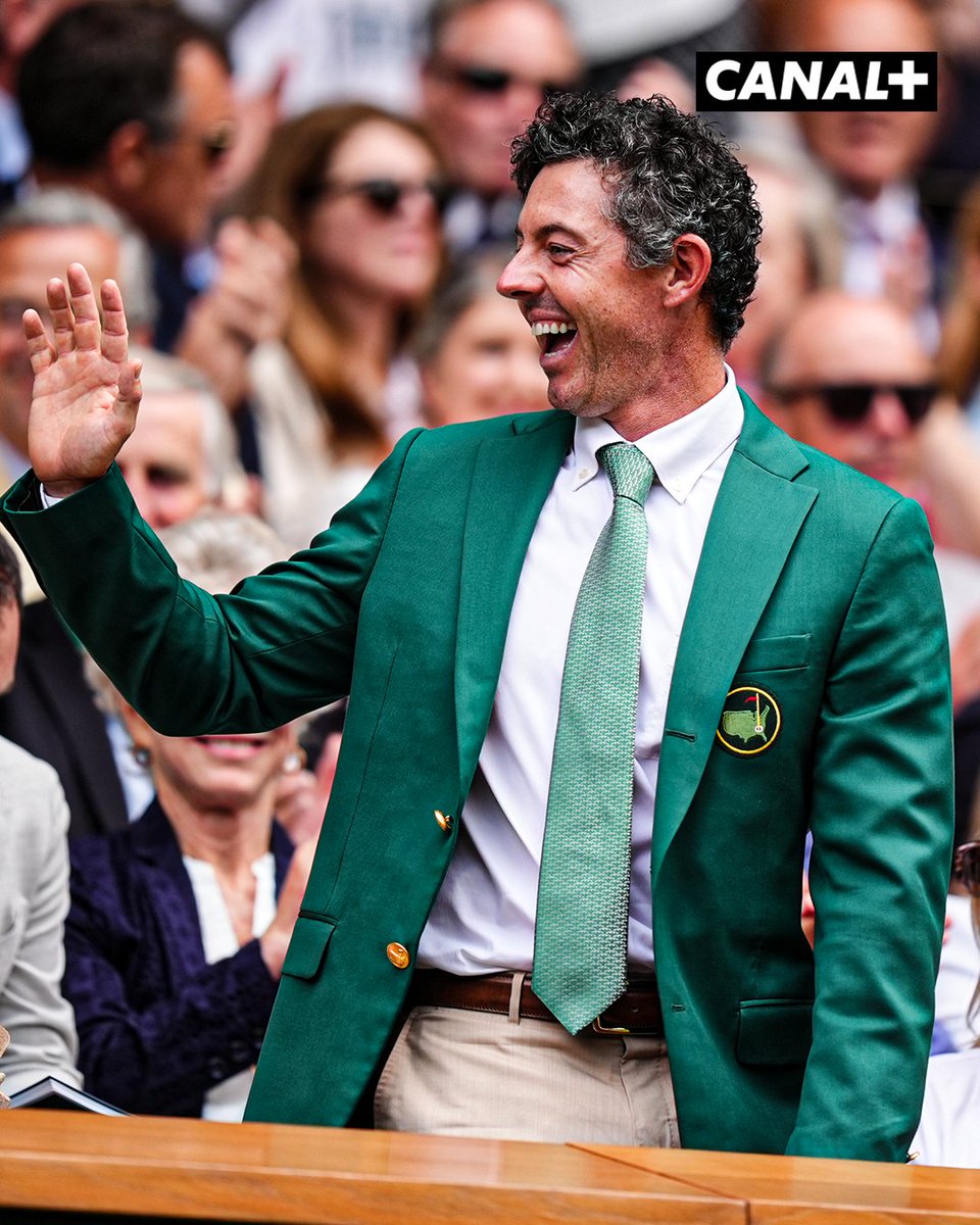 Canalplusgolf's tweet photo. Rory McIlroy présent à Wimbledon avec sa veste verte pour assister à Jannik Sinner/Nuno Borges 😎

#wimbledon #themasters #rorymcilroy https://t.co/jwdZtM56Au