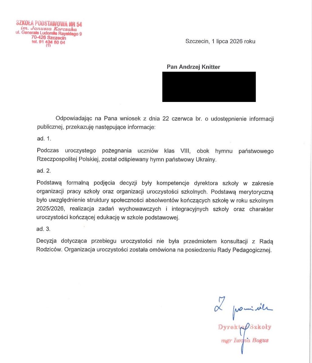 coolfonpl's tweet photo. W Szkole Podstawowej nr 54 w Szczecinie na zakończenie roku odśpiewano hymn Ukrainy. 

Podstawa prawna? Widzimisię dyrektor szkoły Iwony Bogus. https://t.co/DTVyNs0i88