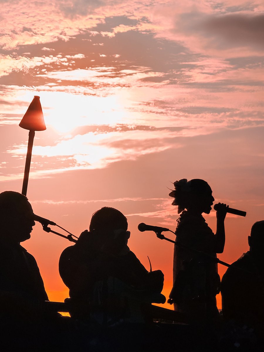 Snapdragon's tweet photo. Snapdragon Insiders voted for #SummerSilhouettes as the July #ShotOnSnapdragon theme. Now let's see those shadowy creations. Pick your shots and show us what you got. Donโt forget to tag us too.
๐ธ @Orange_Scooter https://t.co/mIKXQ2Gei3