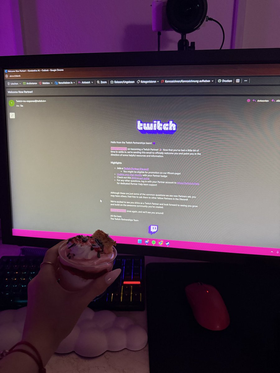 sweetkonsti's tweet photo. WE DID IT CHAT!! 🥹 Thank YOU from my heart for this, for always believing in me since day one. This wouldn’t be possible without your support 🥰 I will continue to push, not for the partnership this time, but to grow this beautiful community even bigger 😍 see you in chat, CHAT https://t.co/spRTF9jGHB