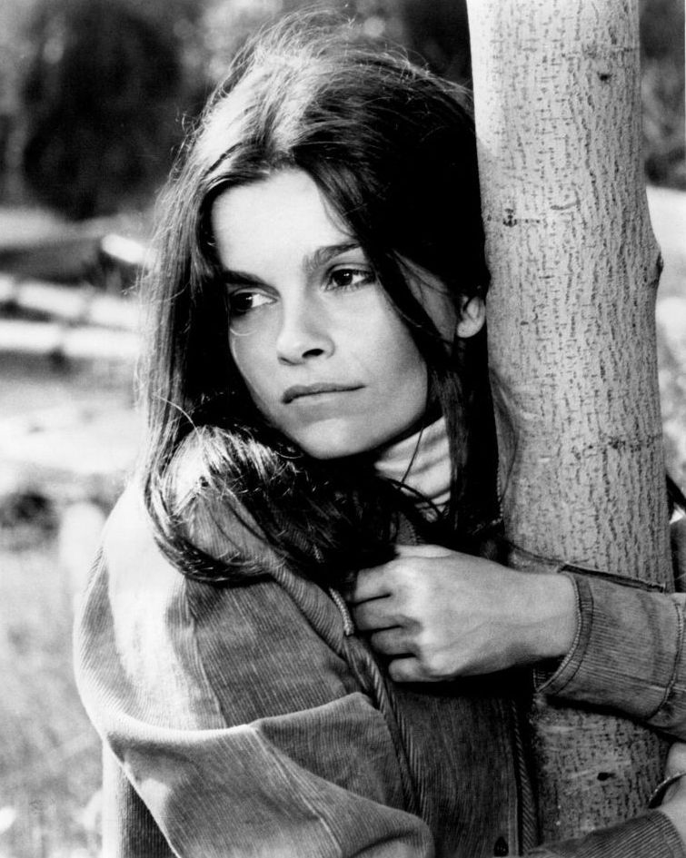 Ginnie_SP's tweet photo. Happy 84th birthday to Quebec actress Geneviève Bujold, who was born on July 1st, 1942 in Montreal! She is now retired, but she had a prolific international career in Quebec, French, British and American films. 

#genevievebujold https://t.co/efwCdxlBbx