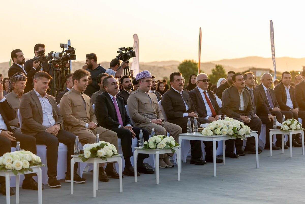 Hunardolamari's tweet photo. دەزگای روانگە پڕۆژەی دابینکردنی کارەبا لەڕێگەی وزەی خۆرەوە بۆ گوندی زیارەت جێبەجێکرد 
بە ئامادەبوونی 
بەڕێز فەرماندە لیوا (رەوان ادریس بارزانی)، فەرماندەی لەشکری تایبەتی هەڵۆ، پارێزگاری هەولێر  دەزگای روانگە رێوڕەسمی بە ئەنجام گەیشتنی پڕۆژەی دابینکردنی تەزووی کارەبا ..@RwangaFdn https://t.co/a6Eodclr7K