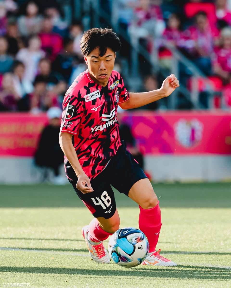 J_League's tweet photo. 🎂 HAPPY BIRTHDAY 🎂

本日7月2日は
セレッソ大阪
柴山昌也 選手の24歳の誕生日です👏

柴山選手、
おめでとうございます🎊

@crz_official
#Ｊリーグ https://t.co/YGVMuaXcaO